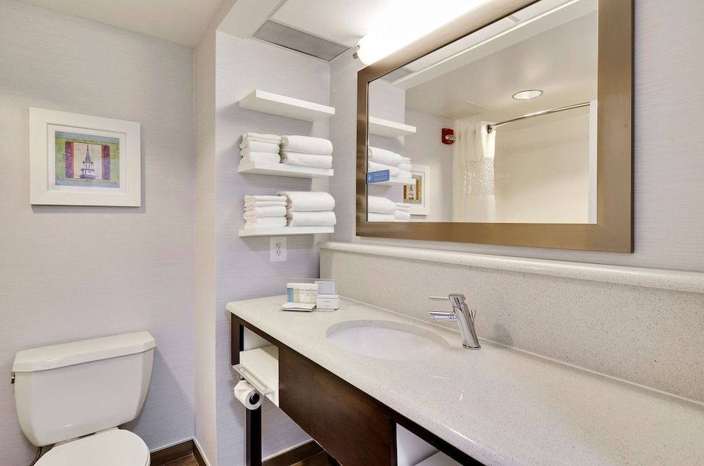 Room, 2 Queen Beds, Non Smoking (Shower)