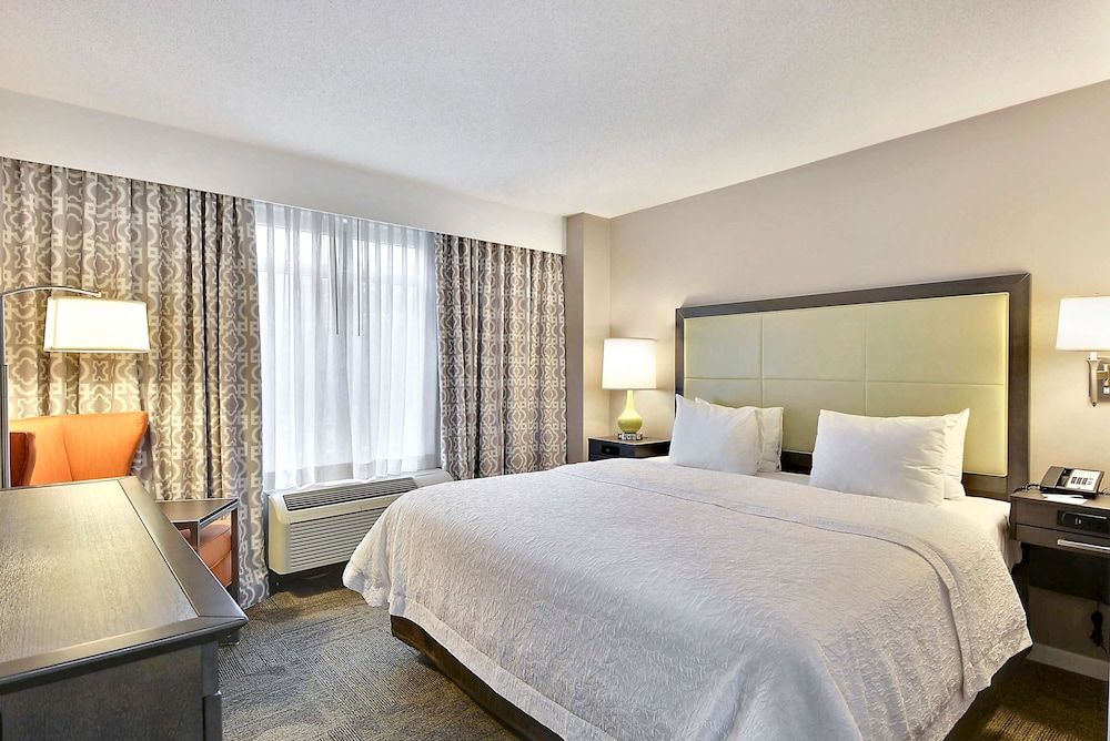 Suite, 1 King Bed, Non Smoking