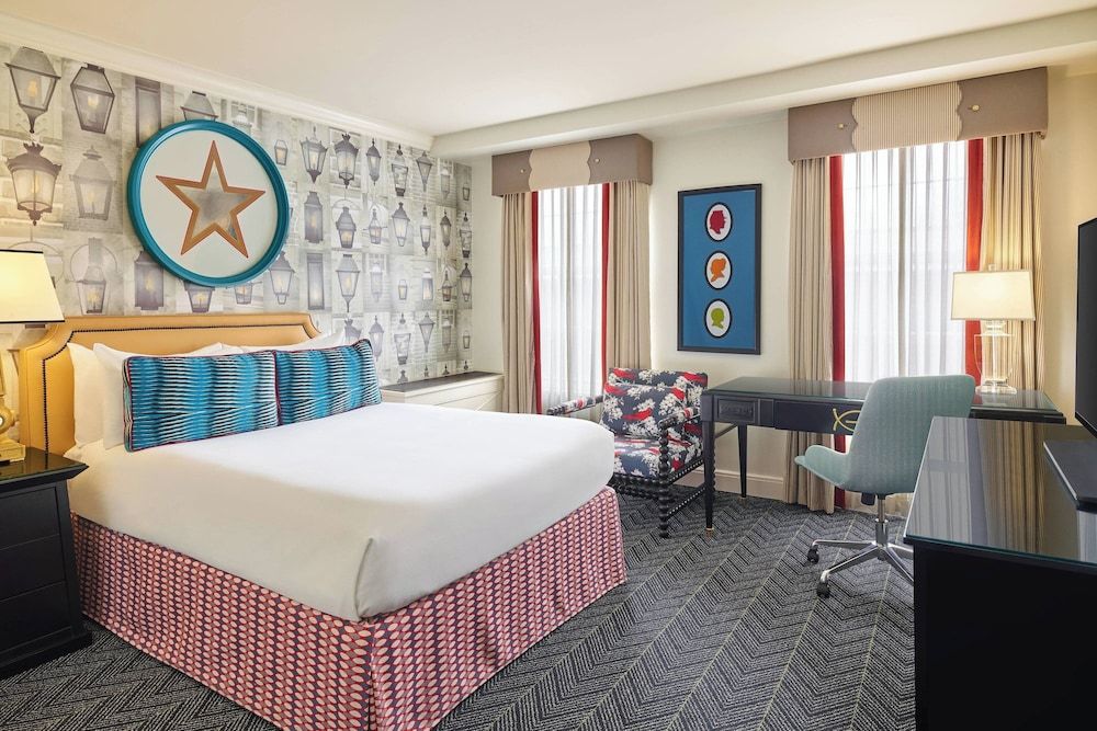 Room, 1 Queen Bed (Hearing Accessible)