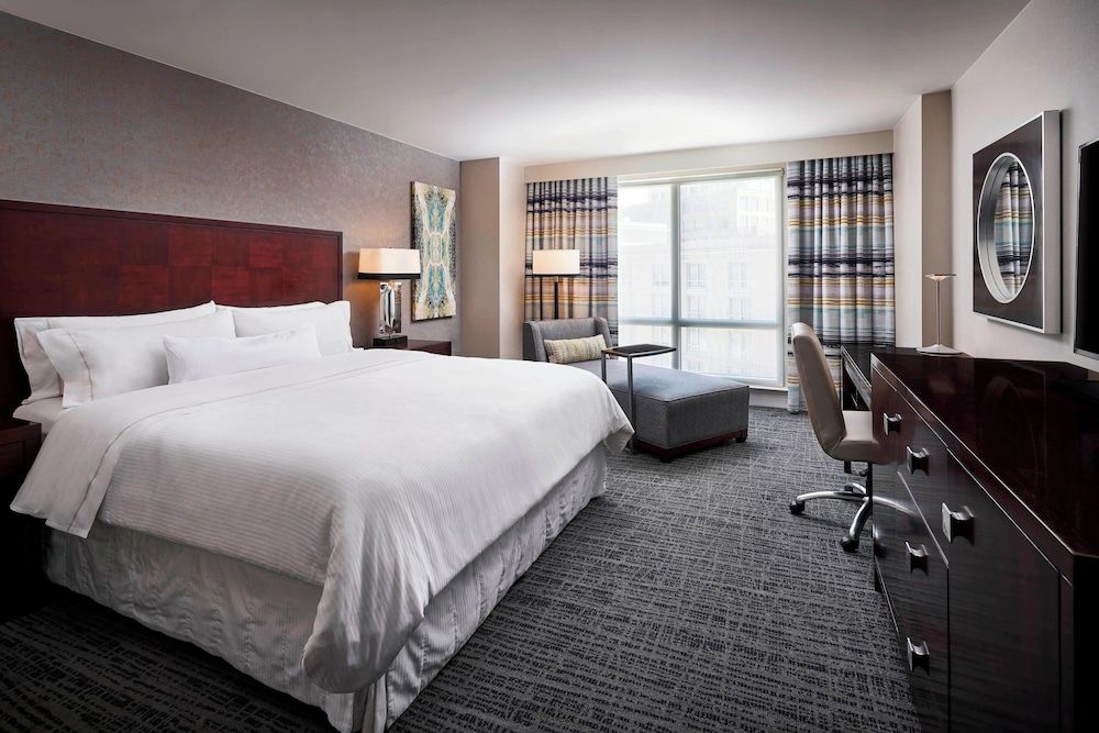 Traditional Room, 1 King Bed (Mobility Accessible, Tub)