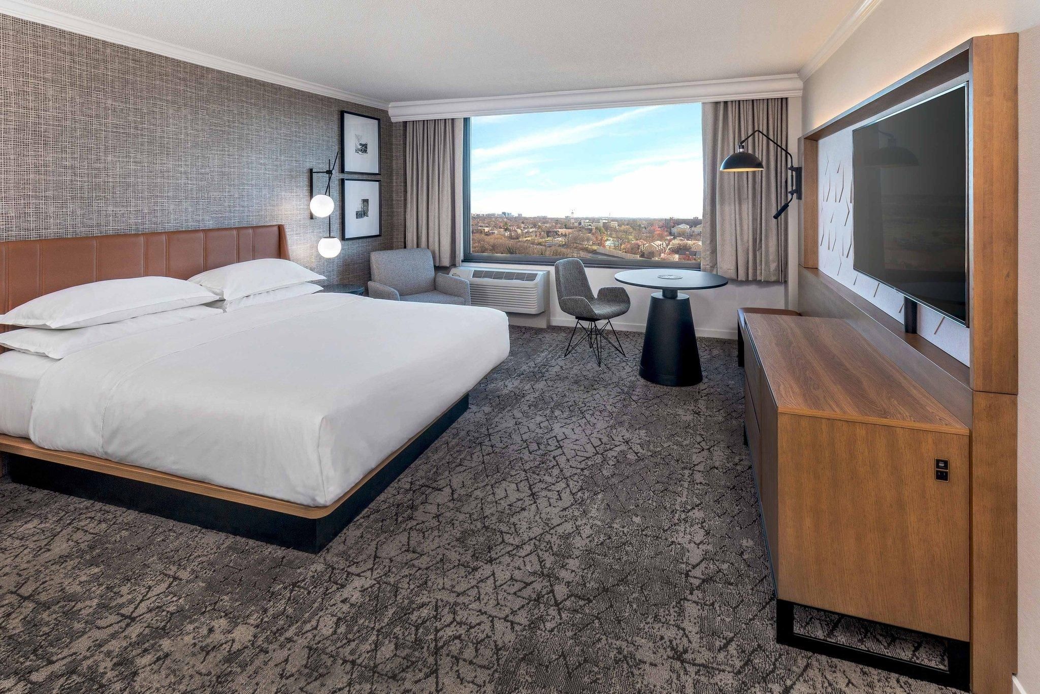 Club level, Guest room, 1 King, High floor