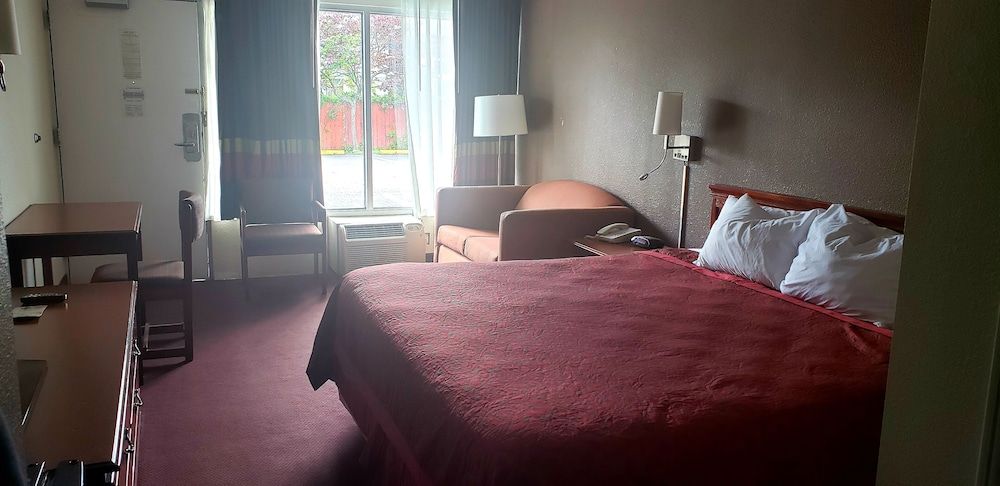 Standard Room, 1 King Bed, Accessible
