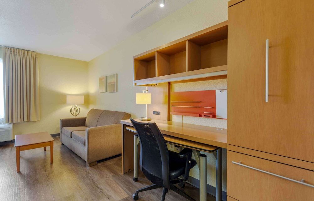 Extended Stay America Suites Chantilly Dulles Deluxe Studio, 1 Queen Bed, Non Smoking, Refrigerator & Microwave 5