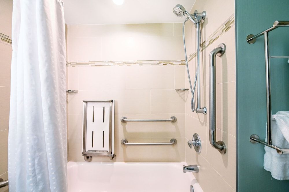 Standard Room, Multiple Beds, Roll-in Shower (Mobility Roll-In Shower)