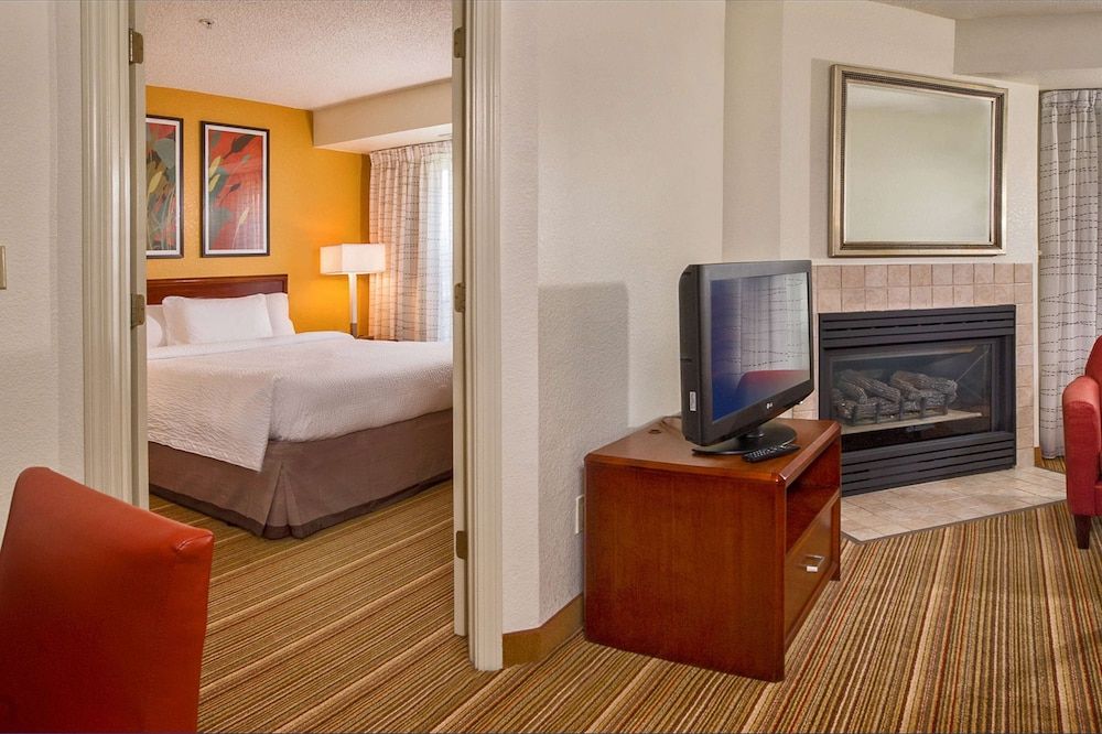 Sonesta ES Suites Charlottesville University Suite, Multiple Beds, Accessible (Hearing Two Bedroom) 2