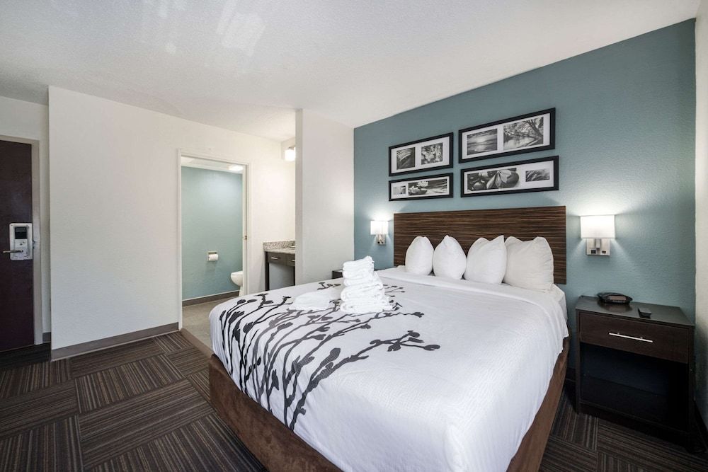 Standard Room, 1 Queen Bed, Non Smoking