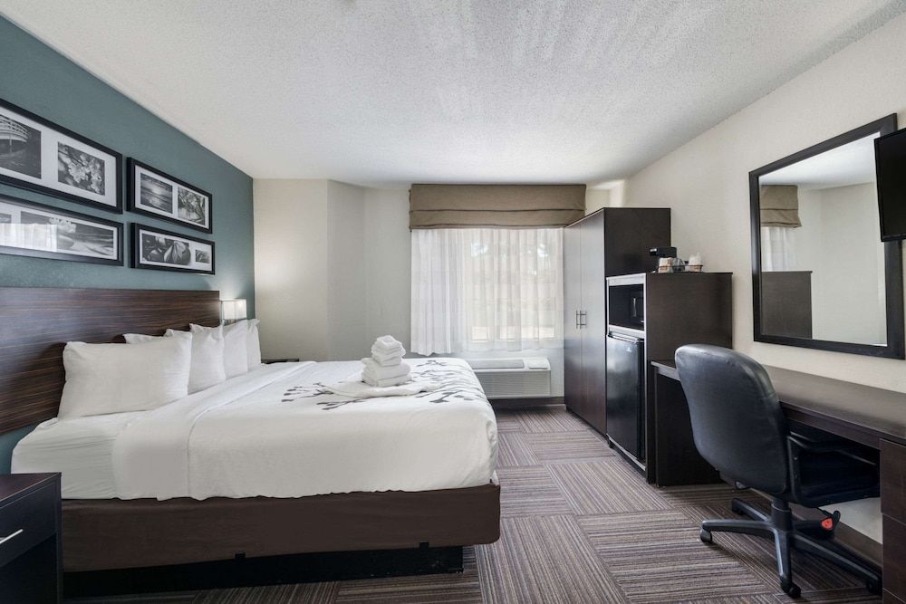 Standard Room, 1 Queen Bed, Non Smoking