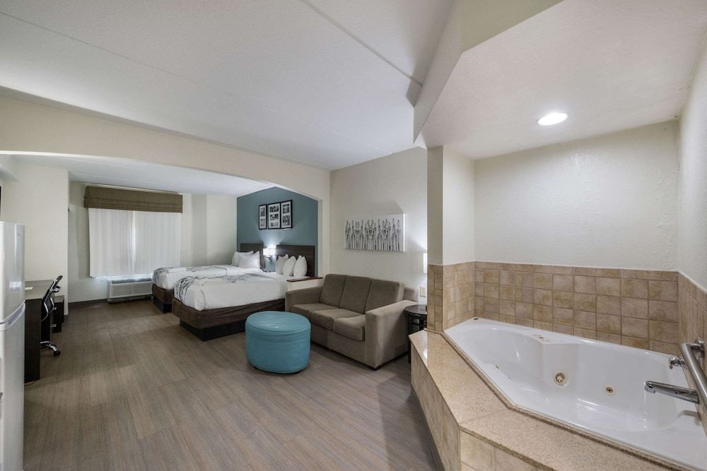 Suite, Multiple Beds, Non Smoking (Upgrade)