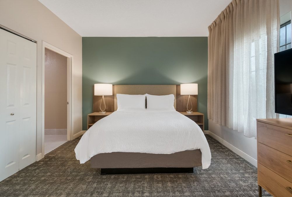 Studio Suite, 1 Queen Bed, Accessible, Kitchen