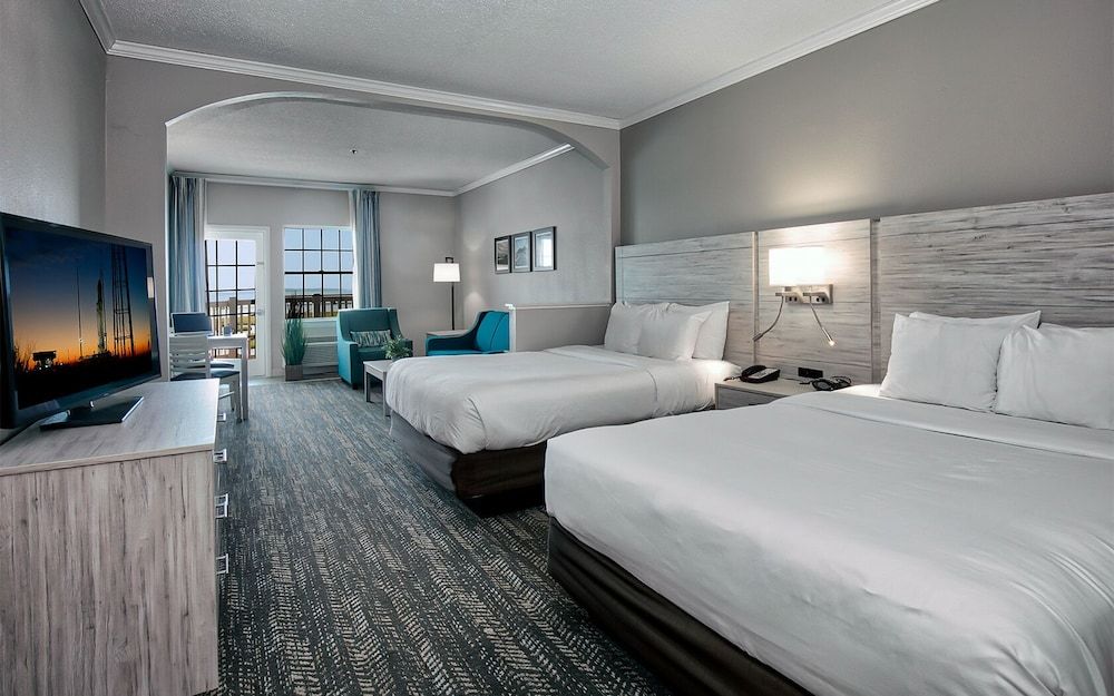 Direct Bayfront Double Queen Suite - Bayfront