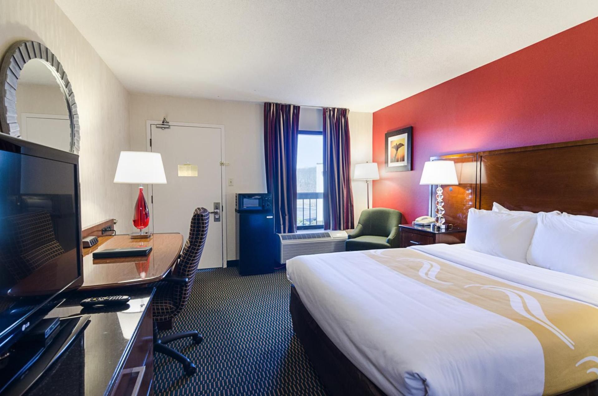 1 Queen Bed, Nonsmoking, Accessible