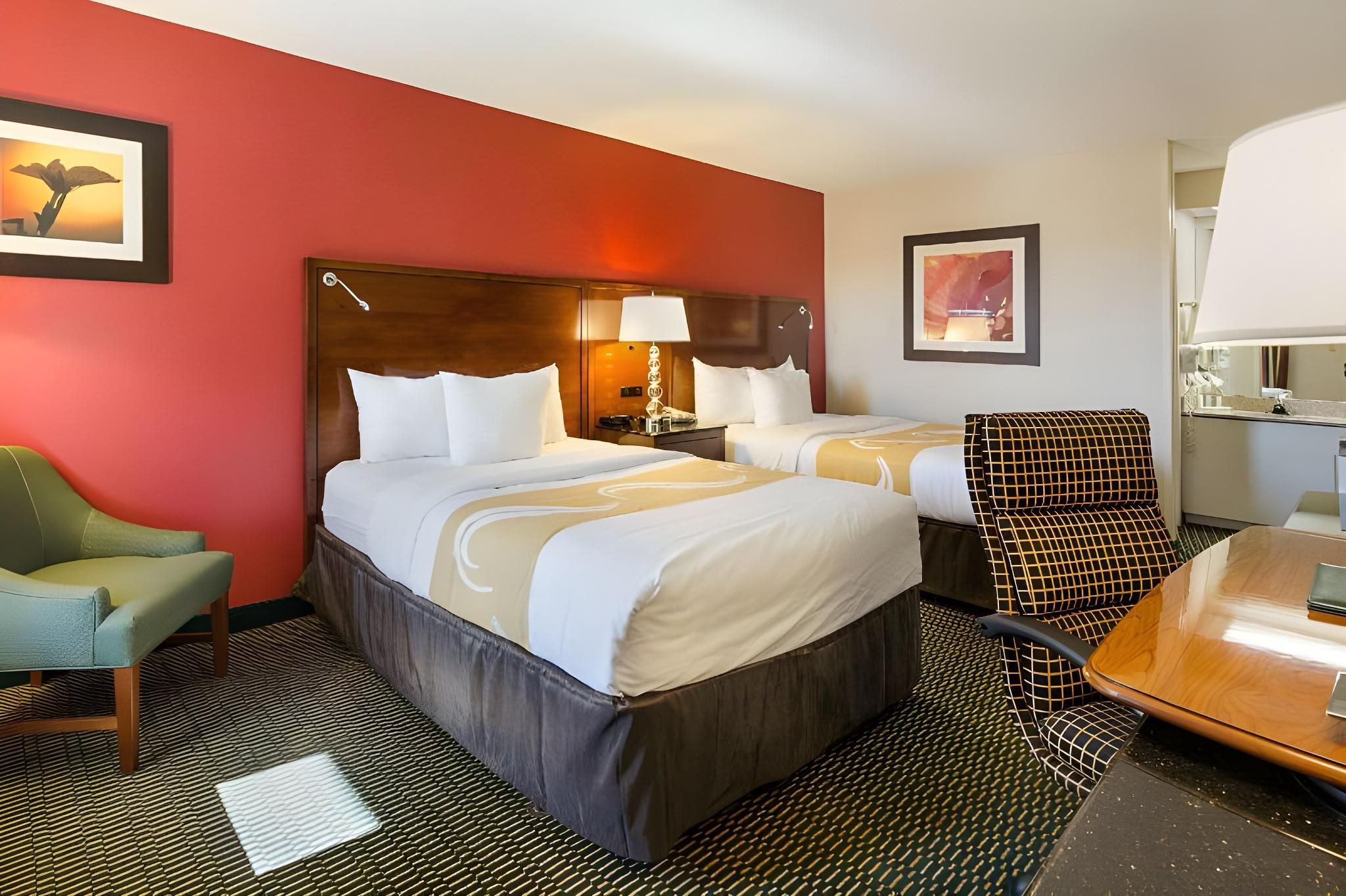 2 Double Beds Nonsmoking