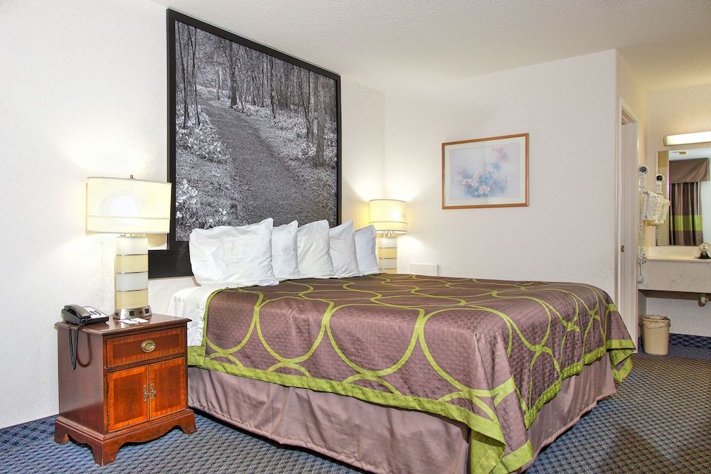 Room, 1 King Bed, Accessible, Non Smoking (Mobility)