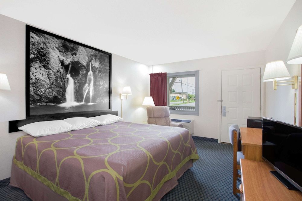 Room, 1 King Bed, Accessible, Non Smoking (Mobility)
