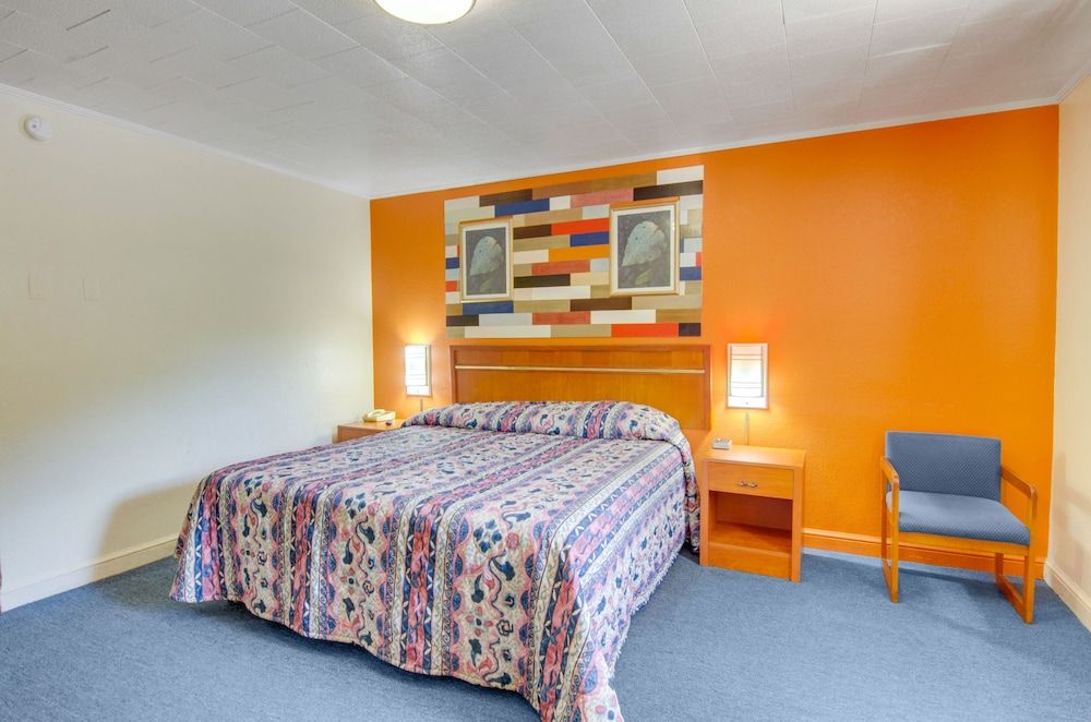 Standard Room, 1 King Bed, Smoking
