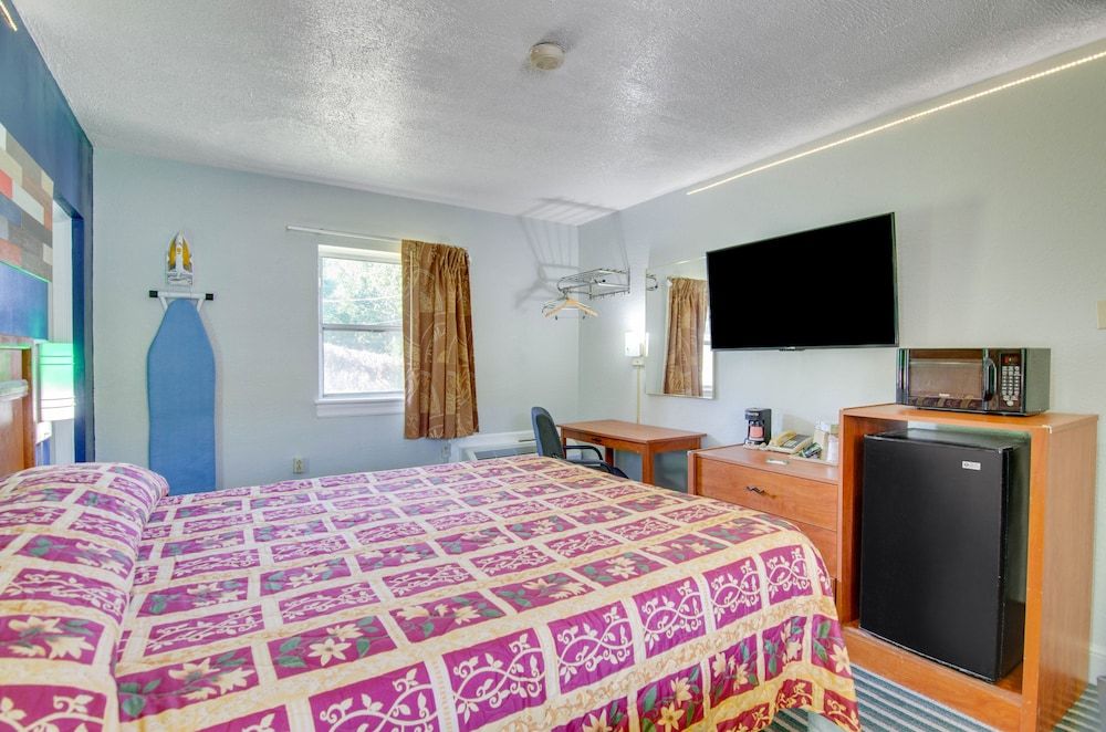Standard Room, 1 Queen Bed, Non Smoking