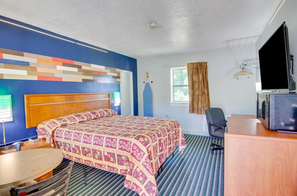 Standard Room, 1 Queen Bed, Non Smoking
