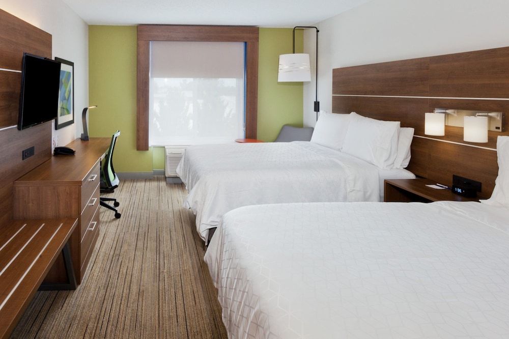 Standard Room, 2 Queen Beds, Accessible (Mobility Tub)