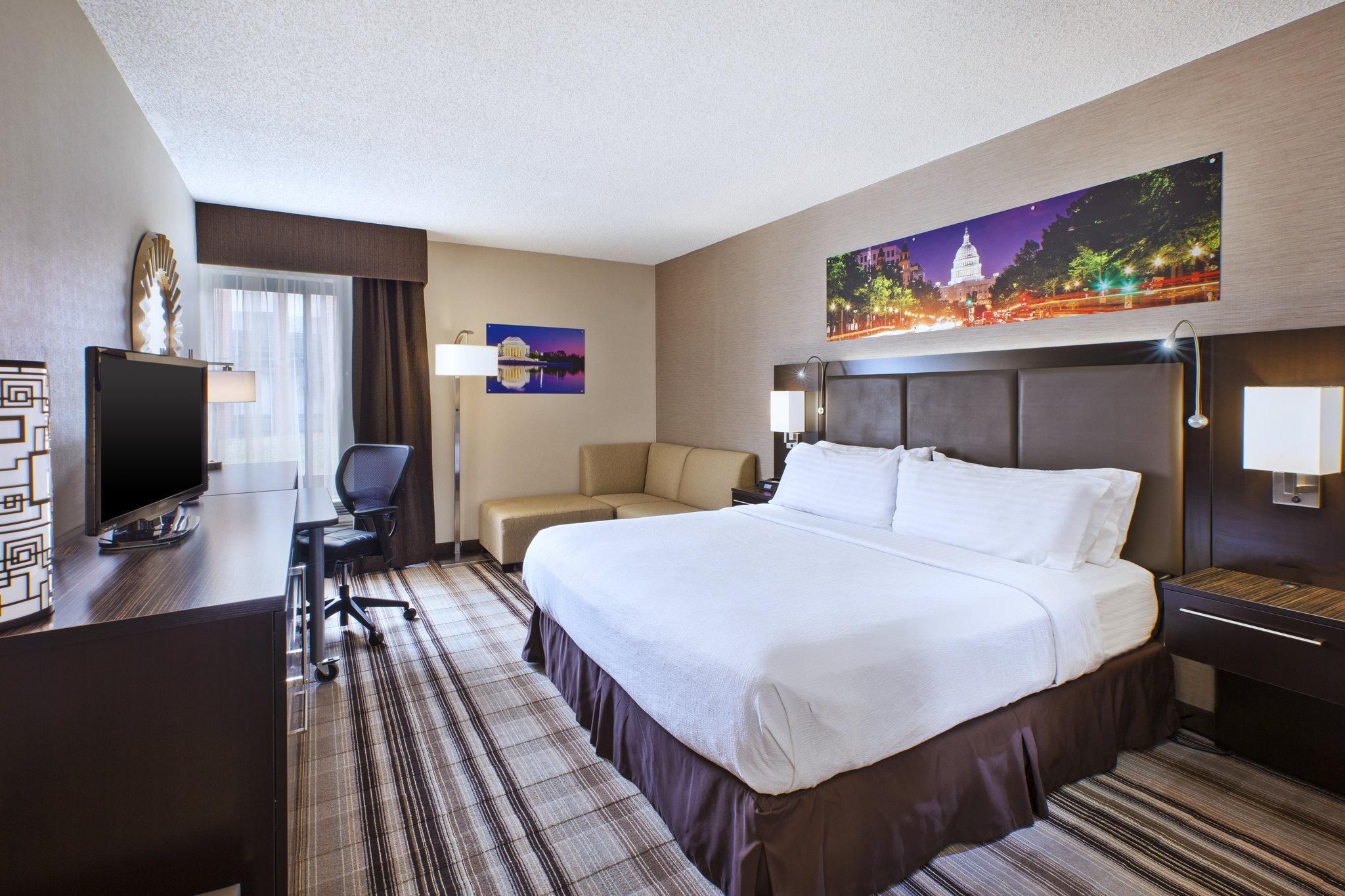 Holiday Inn Washington-Dulles International Airport by IHG Standard Room 5