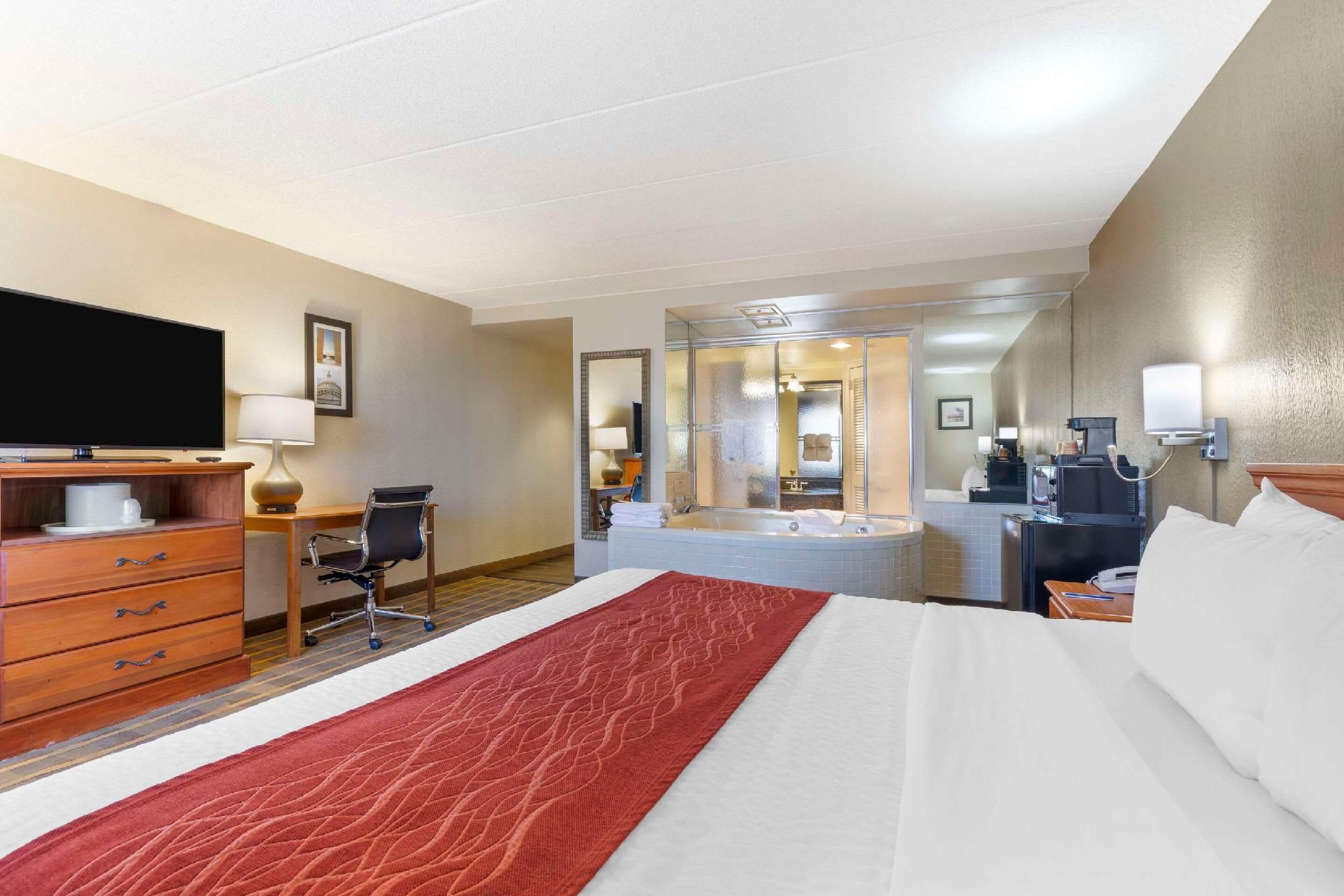 1 King Bed, Nonsmoking