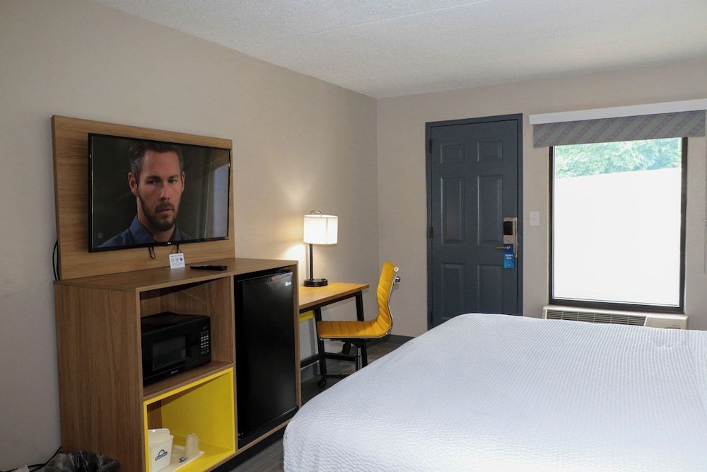 Room, 1 King Bed, Accessible, Non Smoking