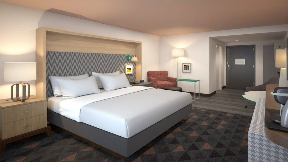 Standard Room, 1 King Bed (Walk-In Shower)
