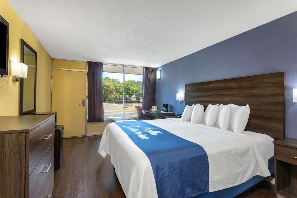 Room, 1 King Bed, Accessible, Non Smoking
