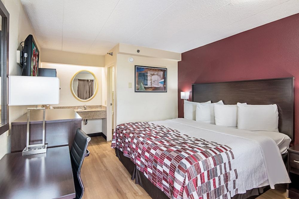 Deluxe Room, 1 King Bed, Smoking