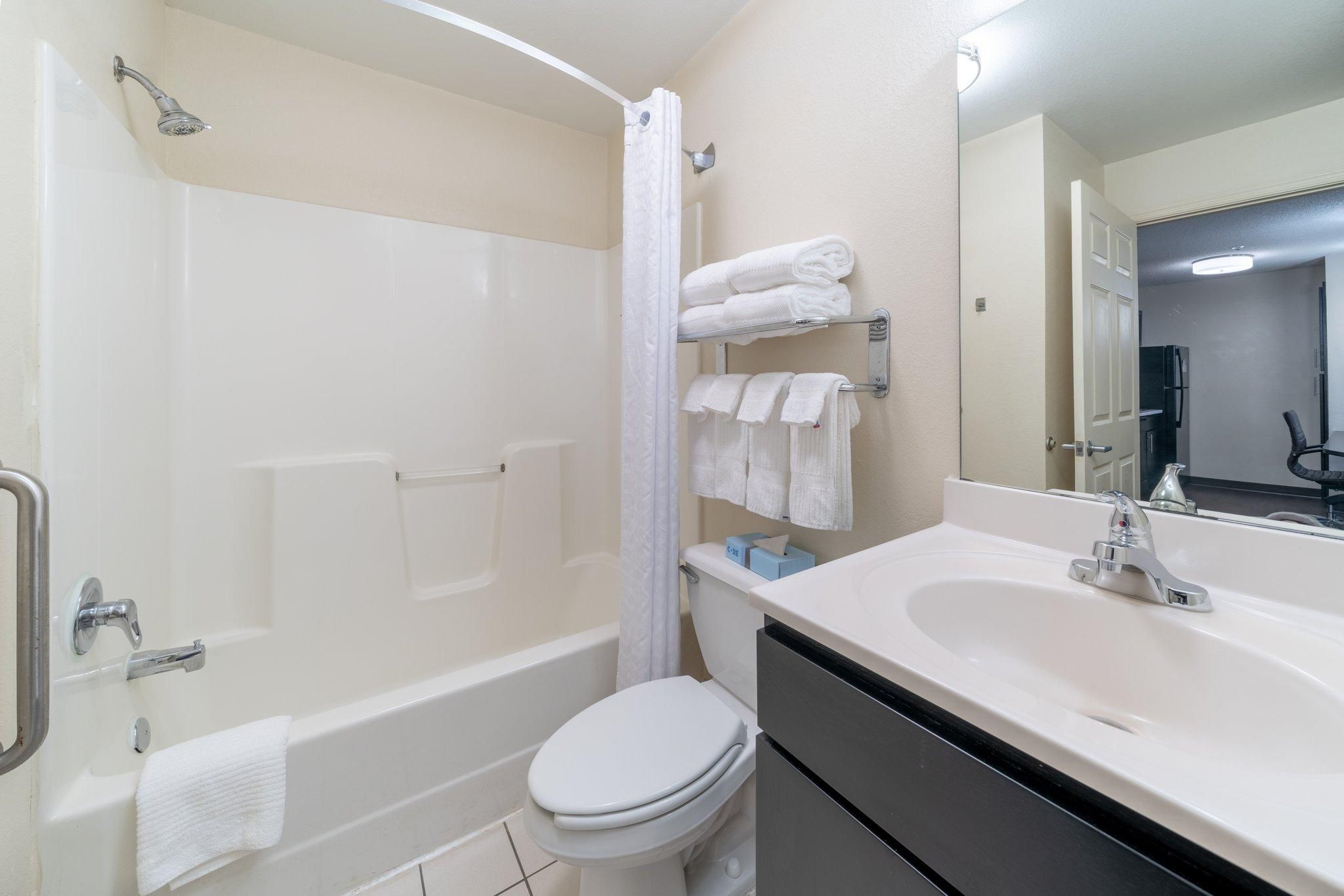 1 Queen Studio Suite