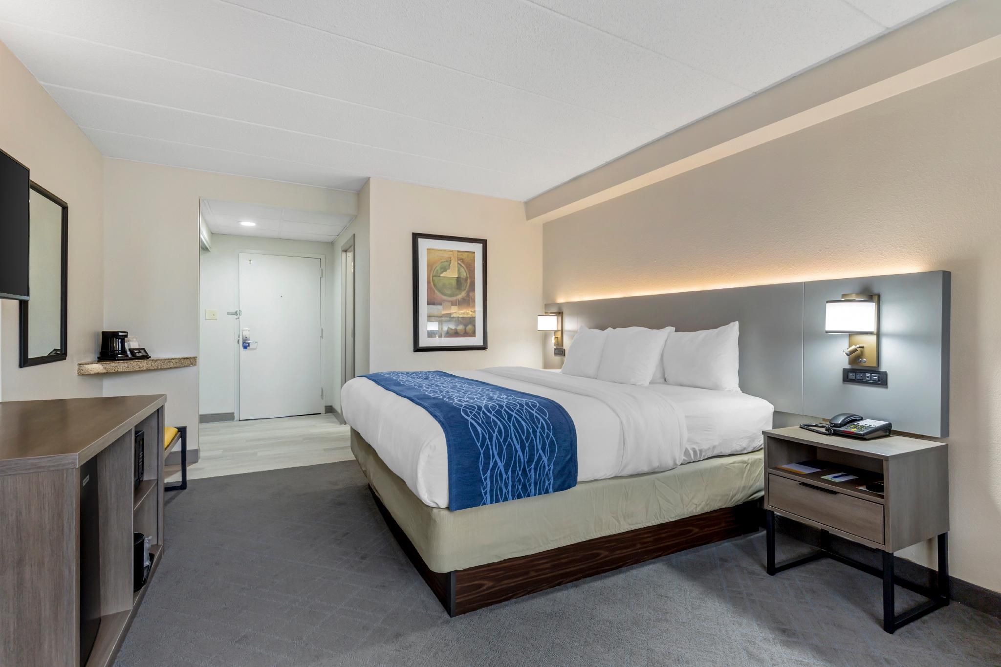 1 King Bed, Business Room, Nonsmoking