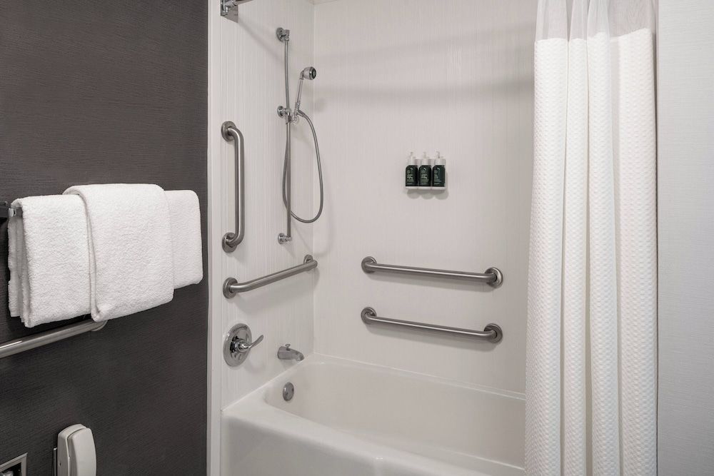 Suite, 1 King Bed (Mobility Accessible, Tub)