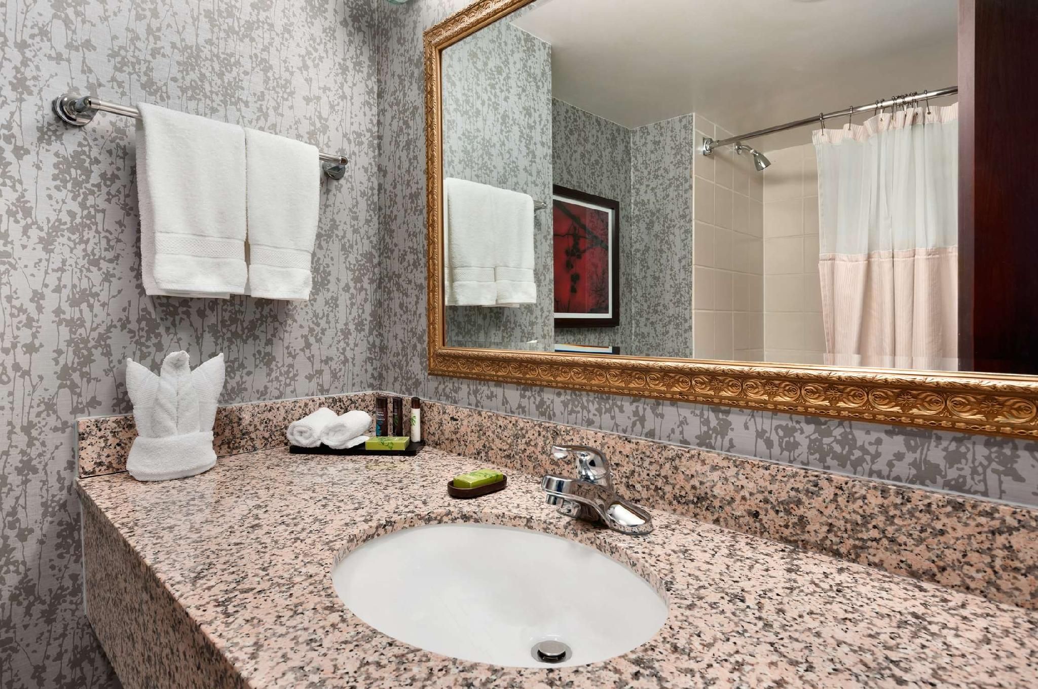 2 Double Beds - 2 Room Premium Suite