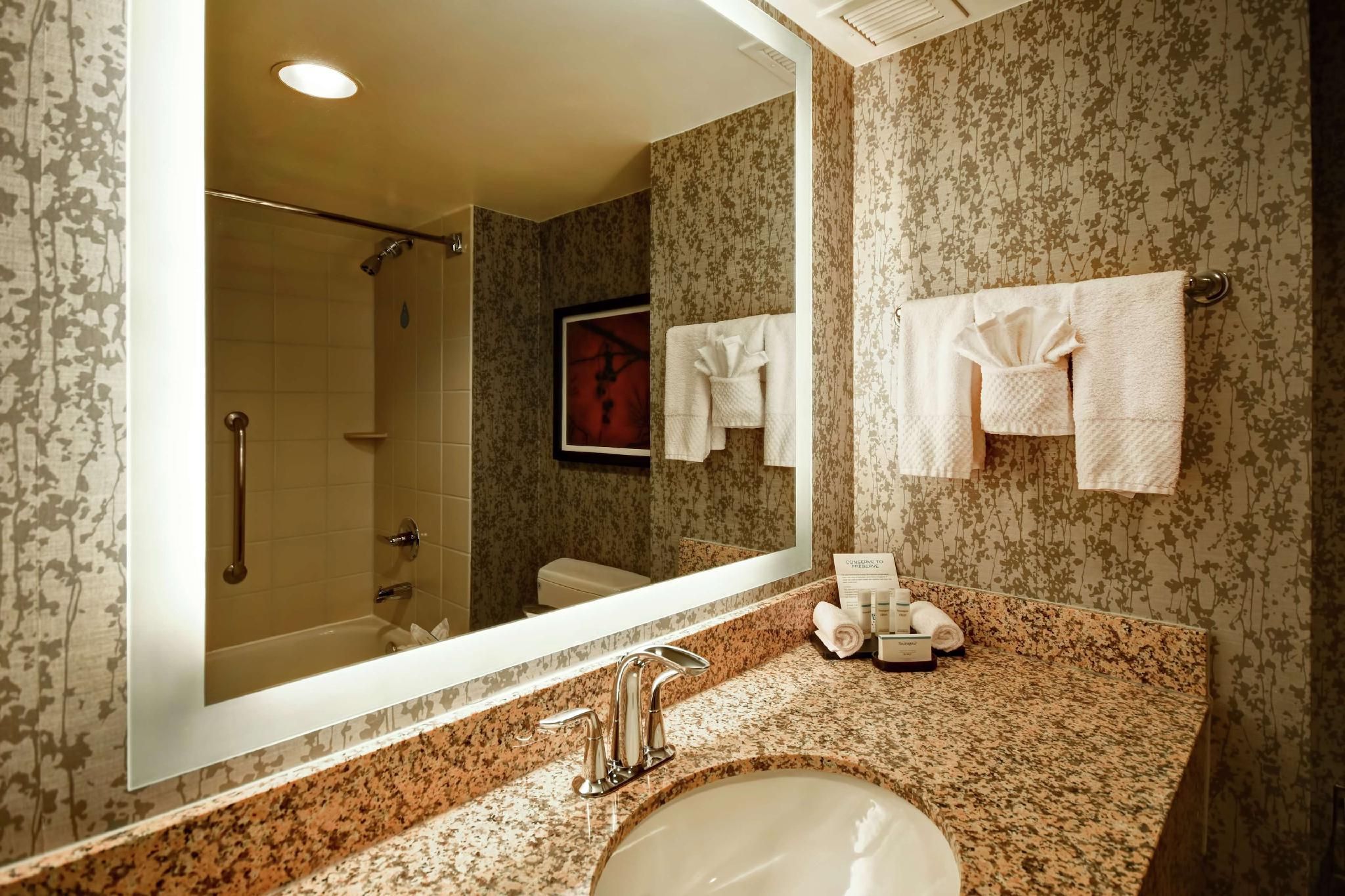 1 King Bed - 2 Room Suite - Pure Wellness