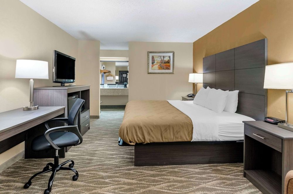 Suite, 1 King Bed, Non Smoking