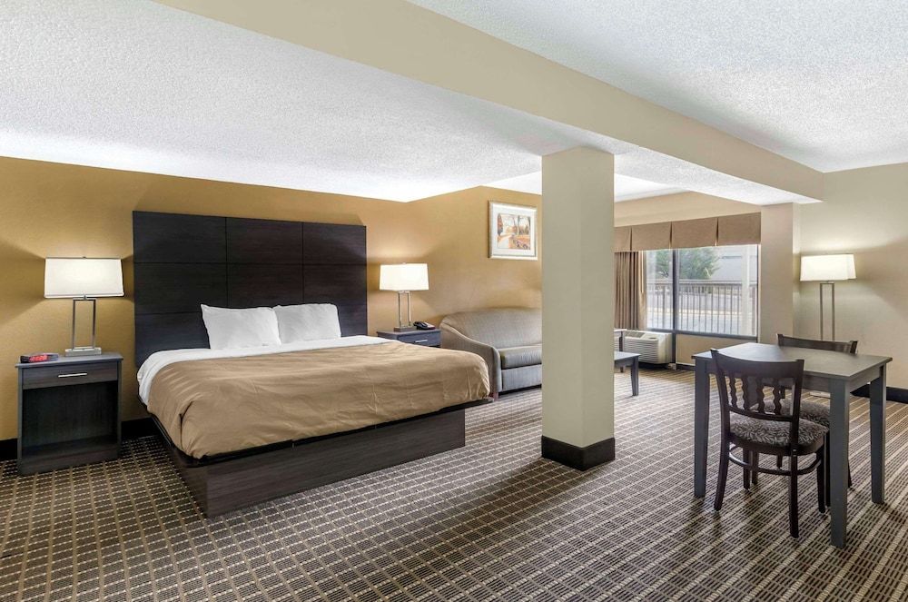 Standard Room, 1 King Bed, Non Smoking