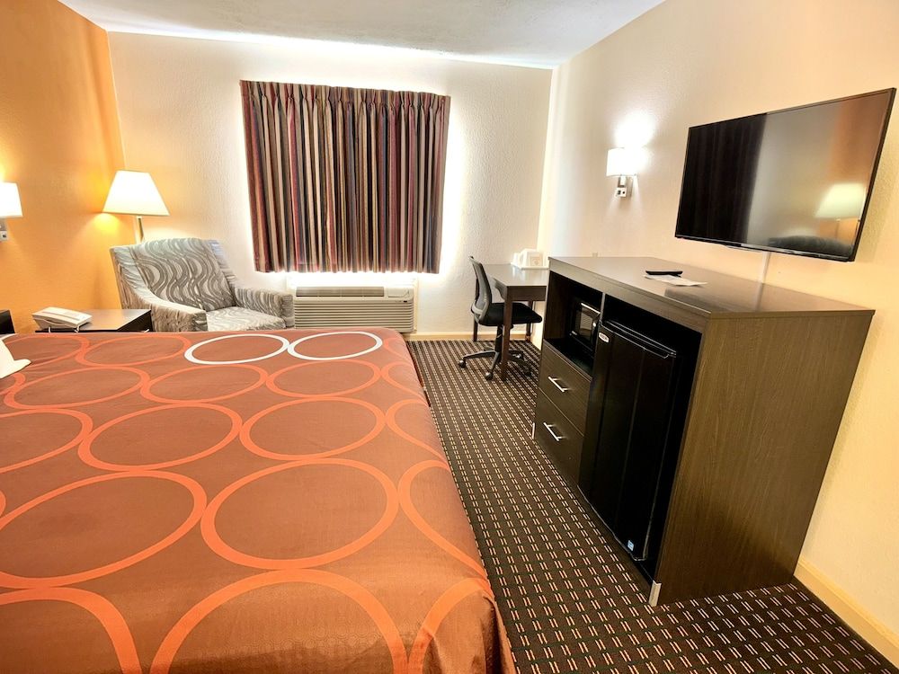 Standard Room, 1 King Bed
