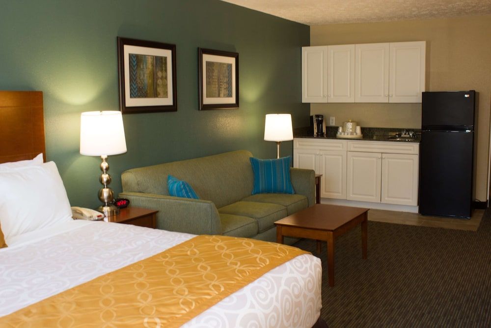 Best Western Kilmarnock Hotel Standard Room, 1 King Bed, Non Smoking, Kitchenette (with Sofabed) 2