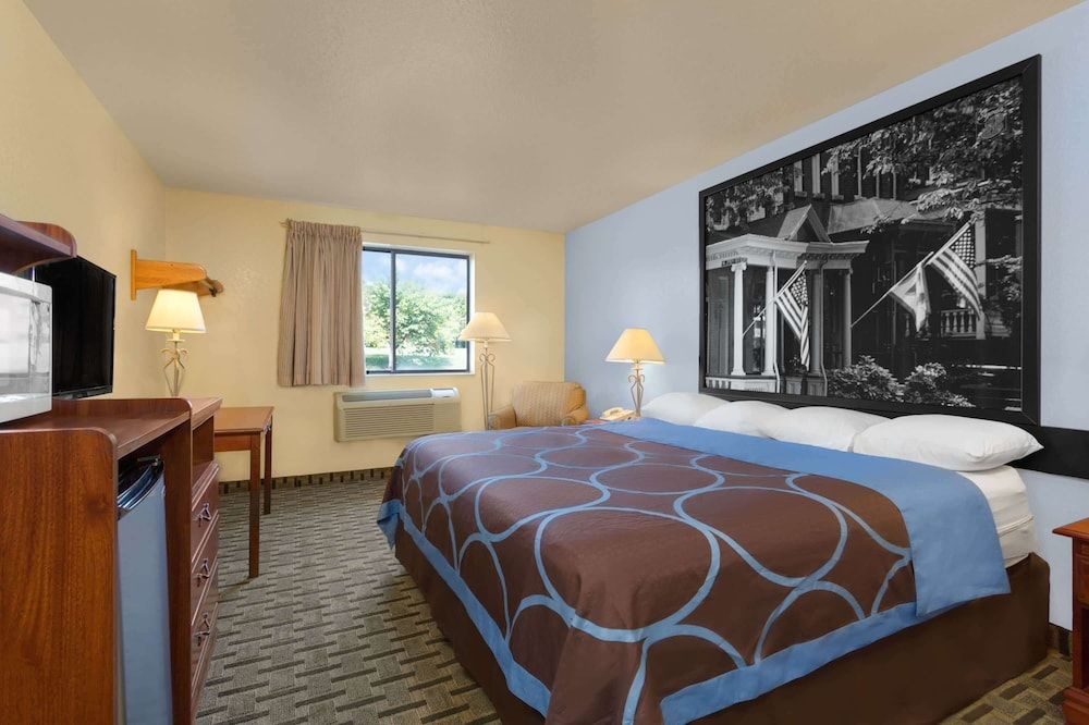 Standard Room, 1 King Bed