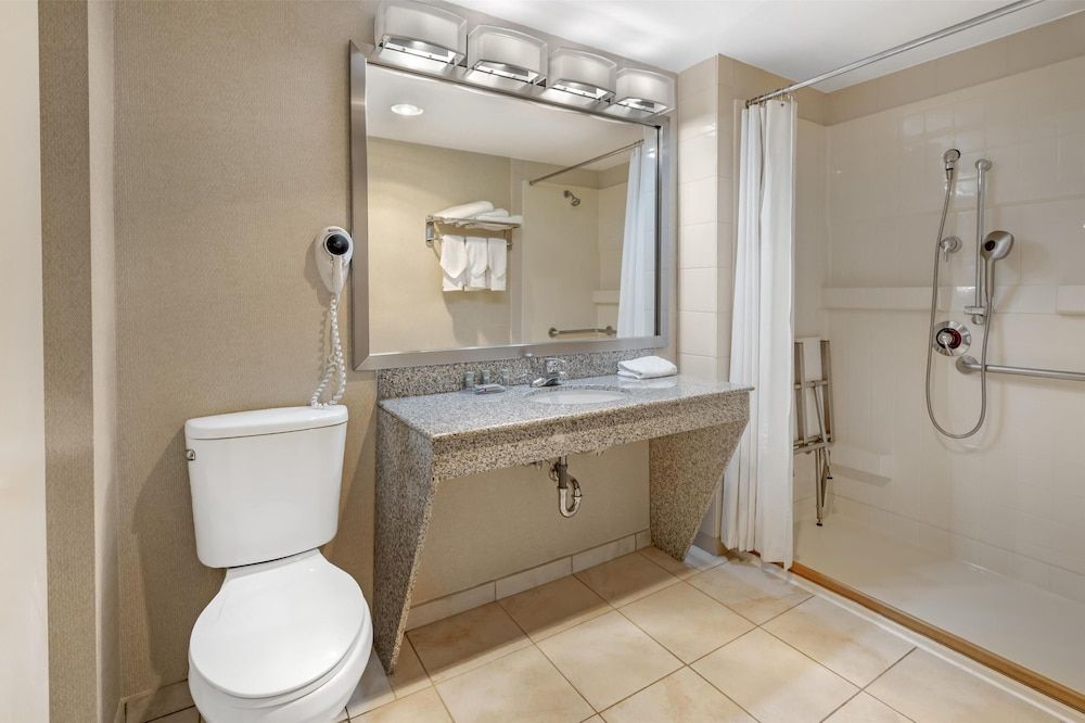 Best Western Manassas Standard Room, 1 King Bed, Accessible, Non Smoking 4