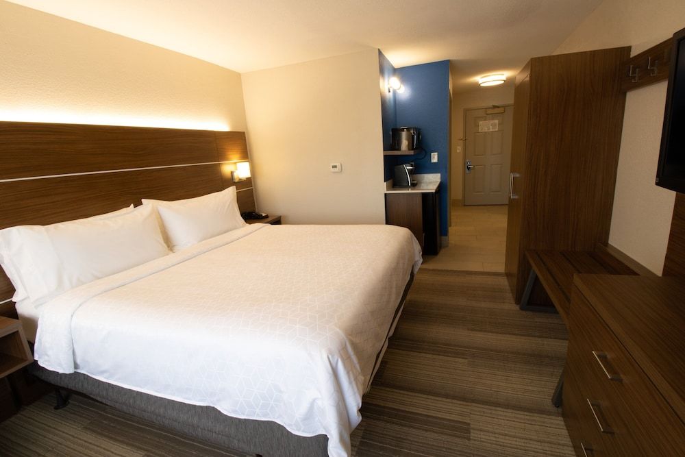 Room, 1 King Bed, Non Smoking (Leisure)