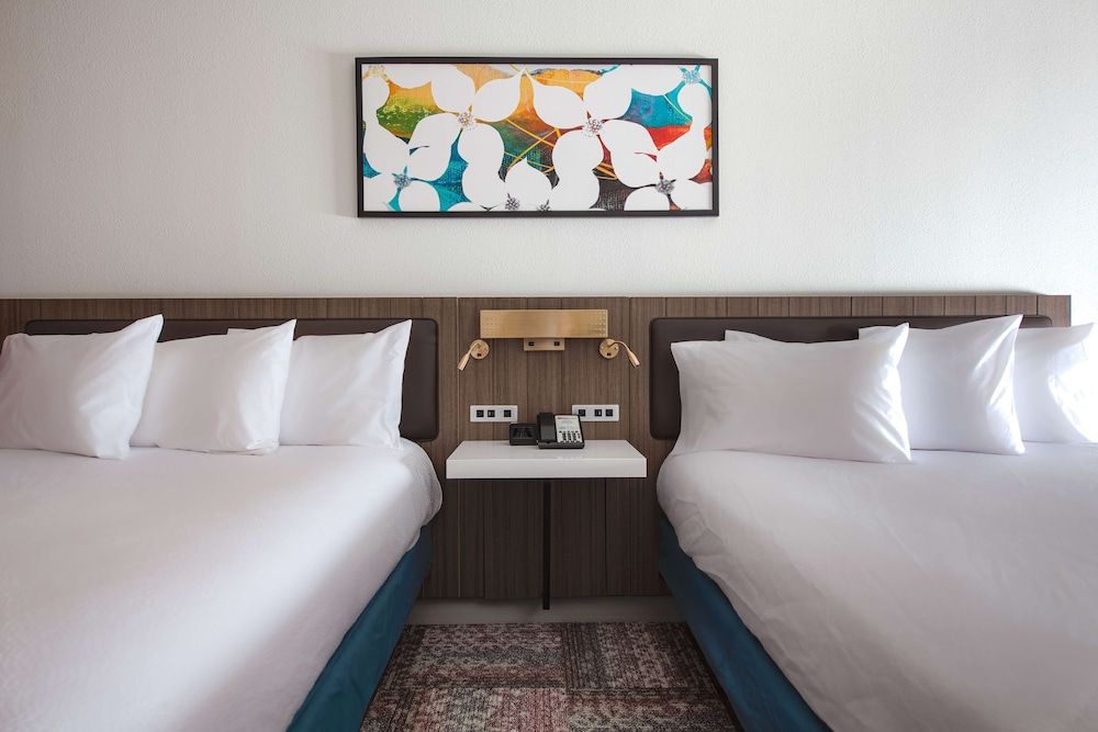 2 Queen Beds