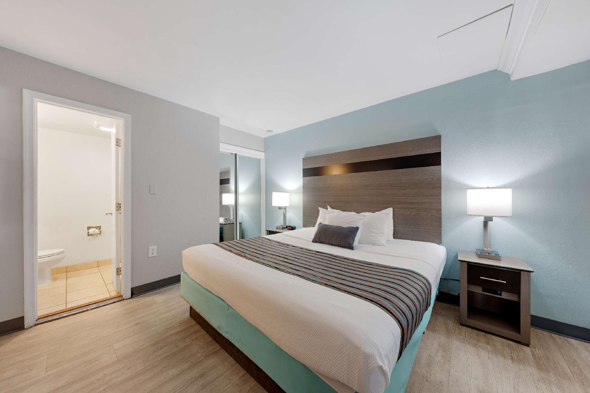 Suite - 1 King Bed, Nonsmoking, Separate Bedroom, Sofabed, Living Area