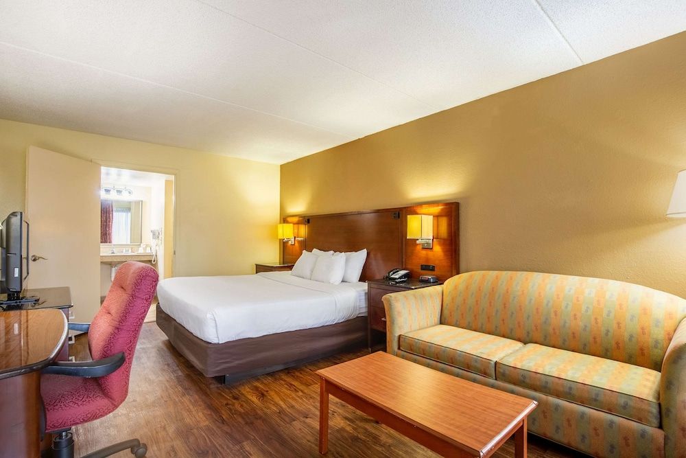 Room, 1 King Bed, Accessible, Non Smoking (Efficiency)