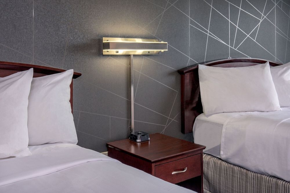 Studio Suite, 2 Double Beds (Mobility/Hearing Access, Roll-In Shwr)