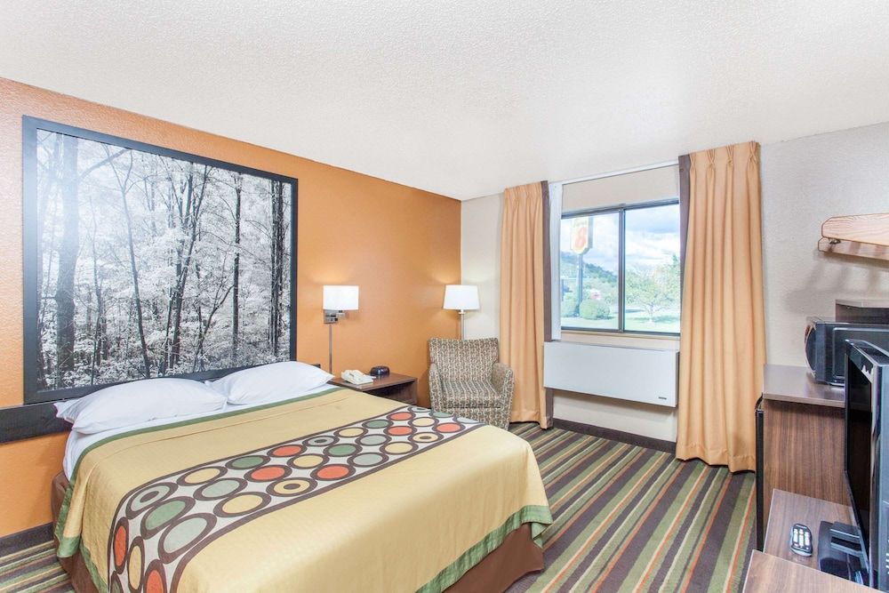 Standard Room, 1 Queen Bed