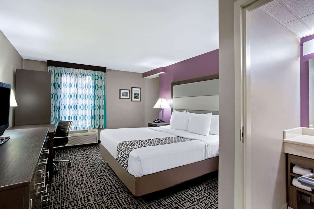 Deluxe Room, 1 King Bed, Non Smoking