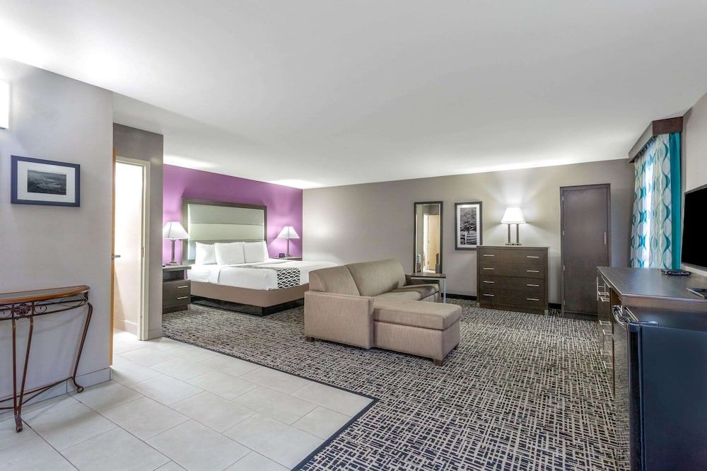 Deluxe Room, 1 King Bed, Non Smoking