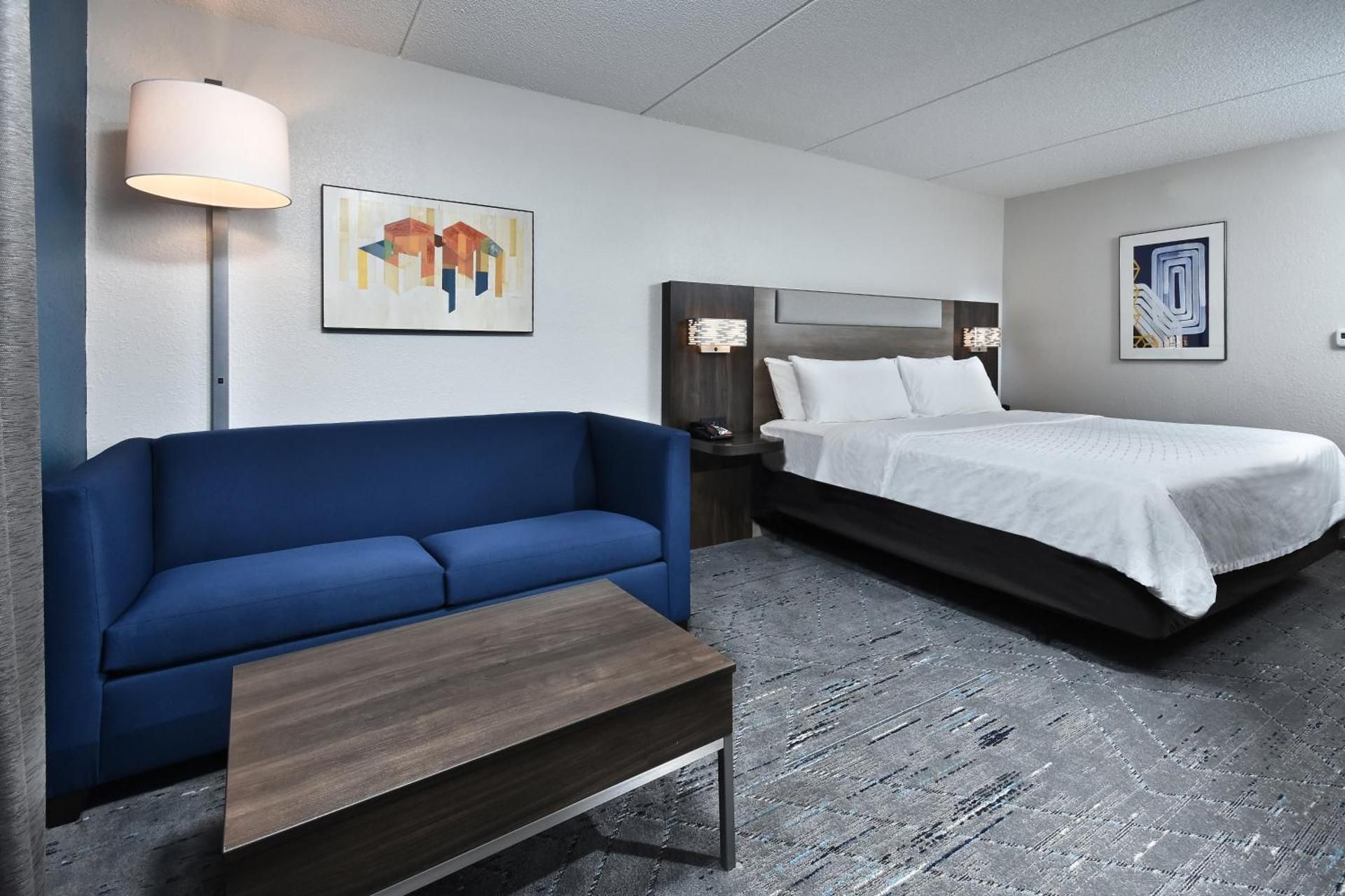 1 King Standard Extra Floor Space