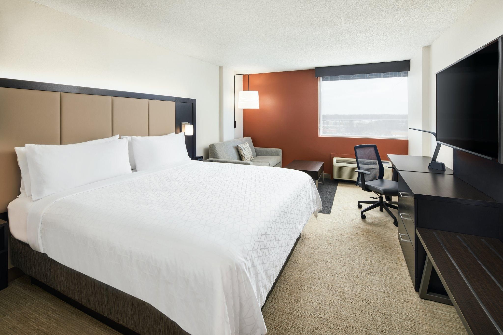 1 King Bed Executive Non-Smoking