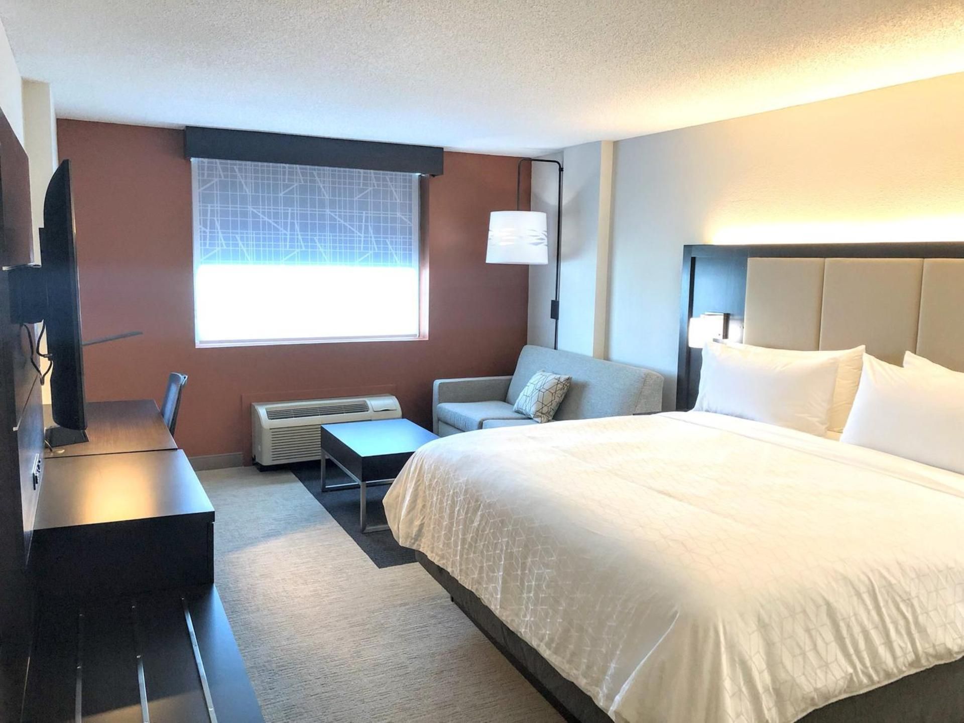 1 King Bed Executive Non-Smoking